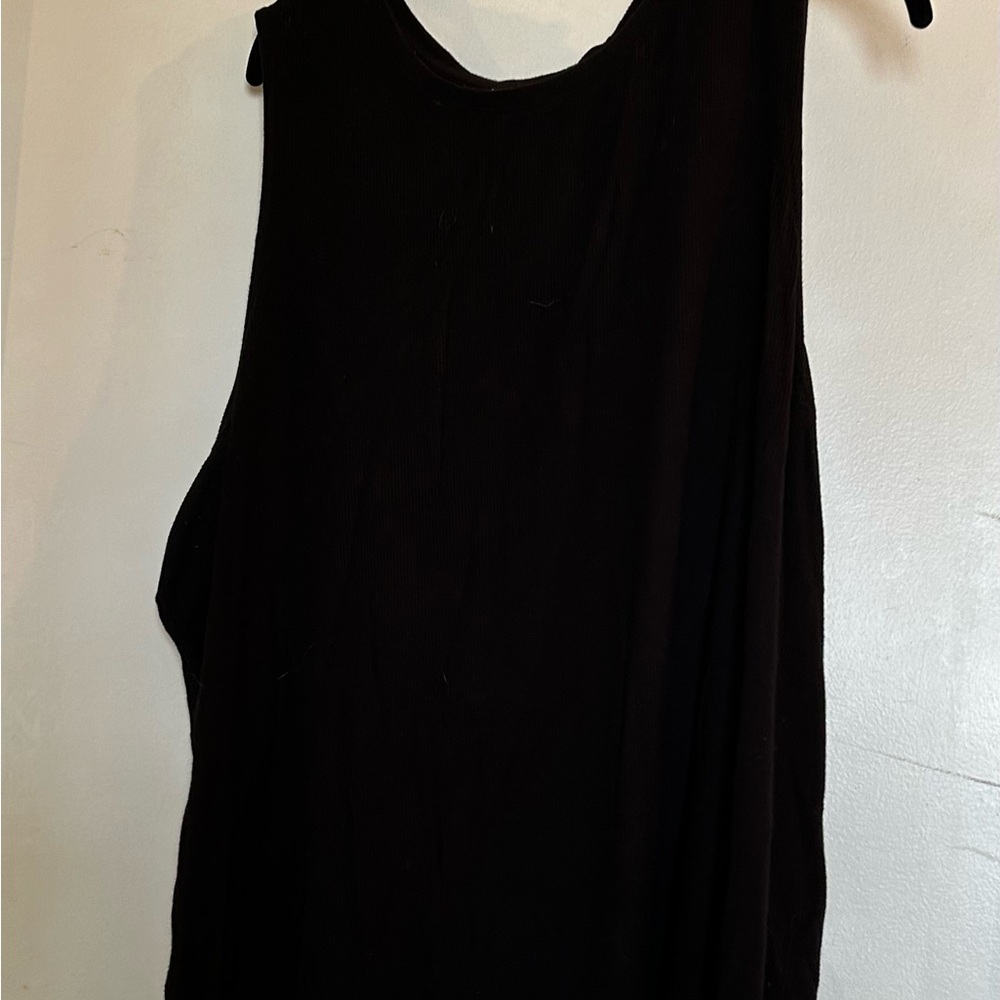 Penningtons Black Sleeveless Tank Top. T18